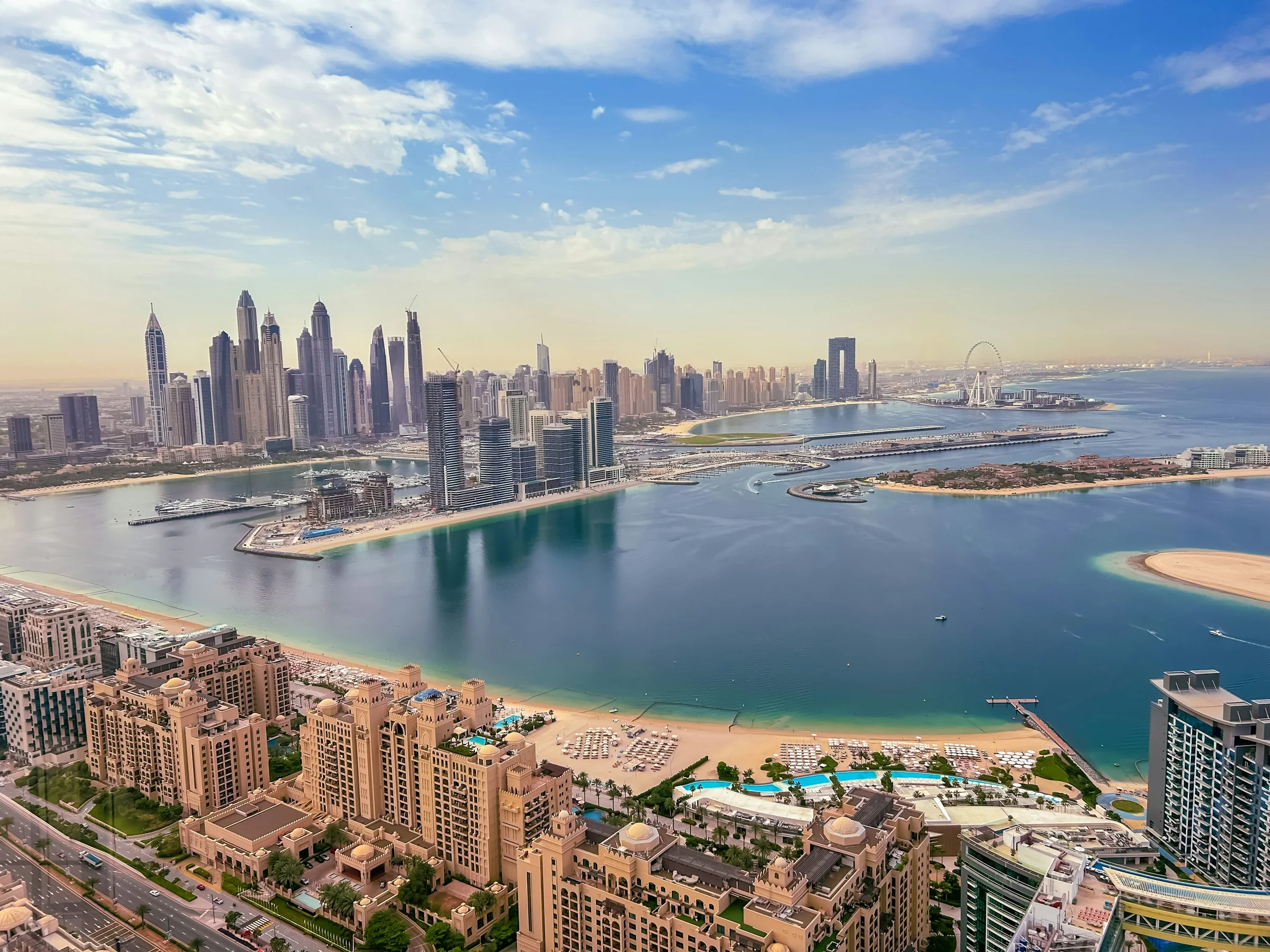 Vue aérienne de Bluewaters et de la Marina à Dubaï